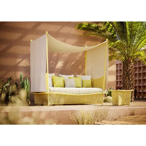 DAYDREAM Daybed & Side Table