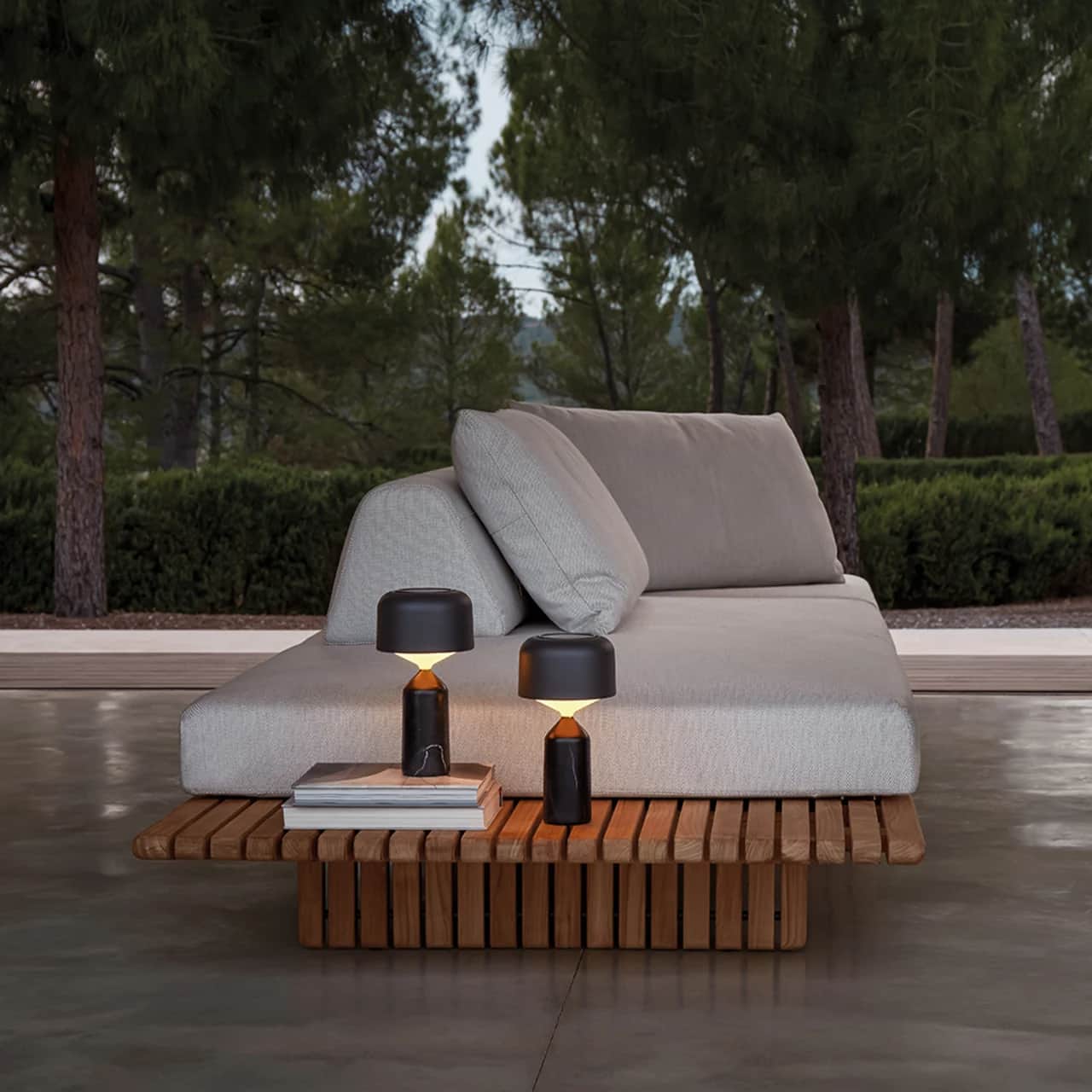 Gloster Deck Lounge Set | Pebble Small Table Lamps