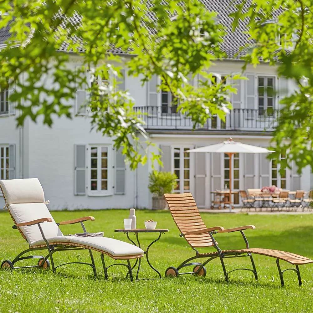 exhilarating relaxation: the fontenay deck chair is adjustable to five positions