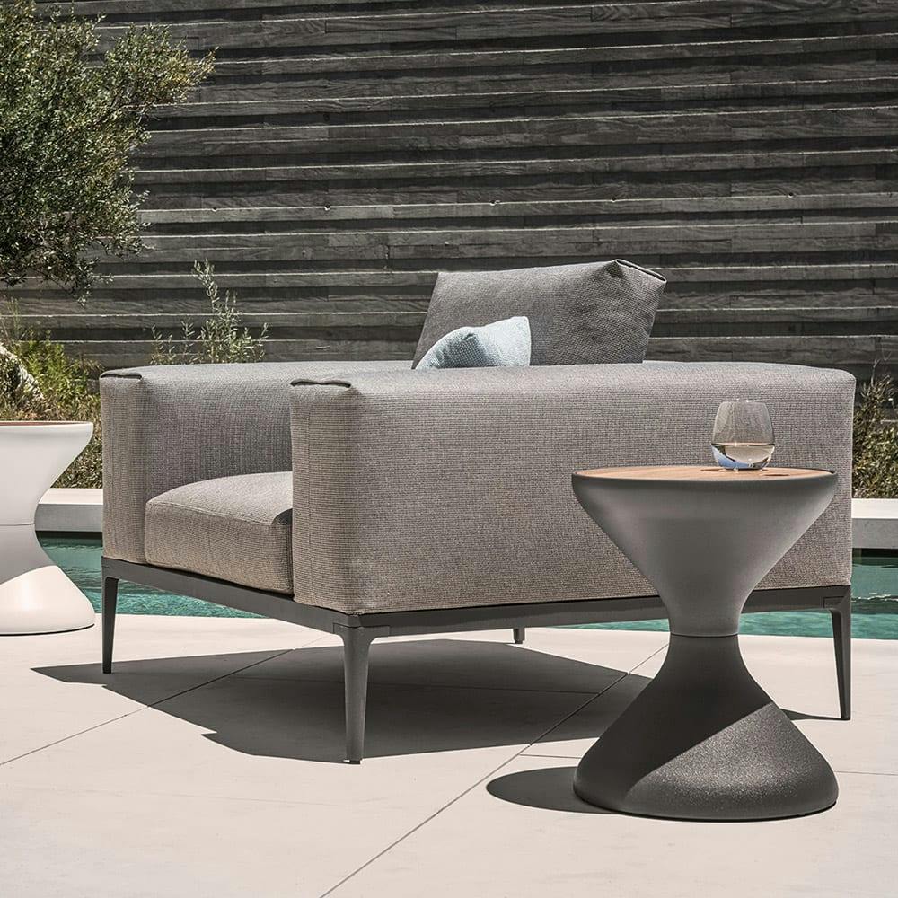 grid lounge chair in essential granite fabric with bells ice buckets