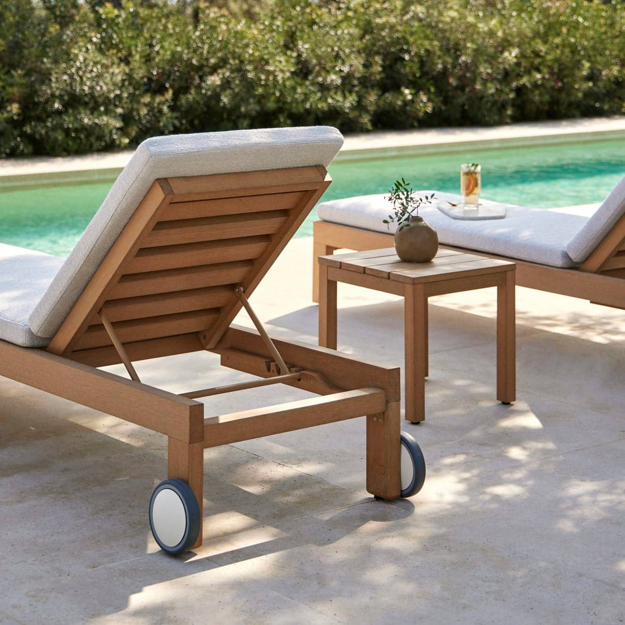 POINT Kahn Side Table and Chaise Lounge