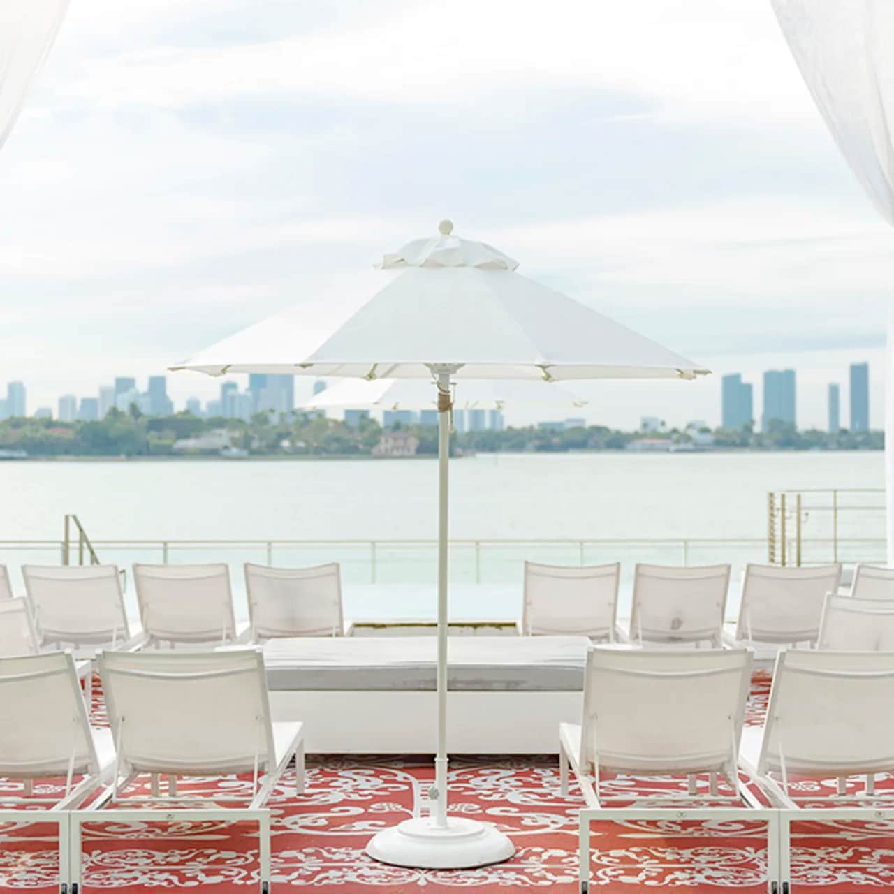 Frankford Monterey 7.5' Octagonal Market Umbrella (Pulley Lift) | White Canvas Fabric