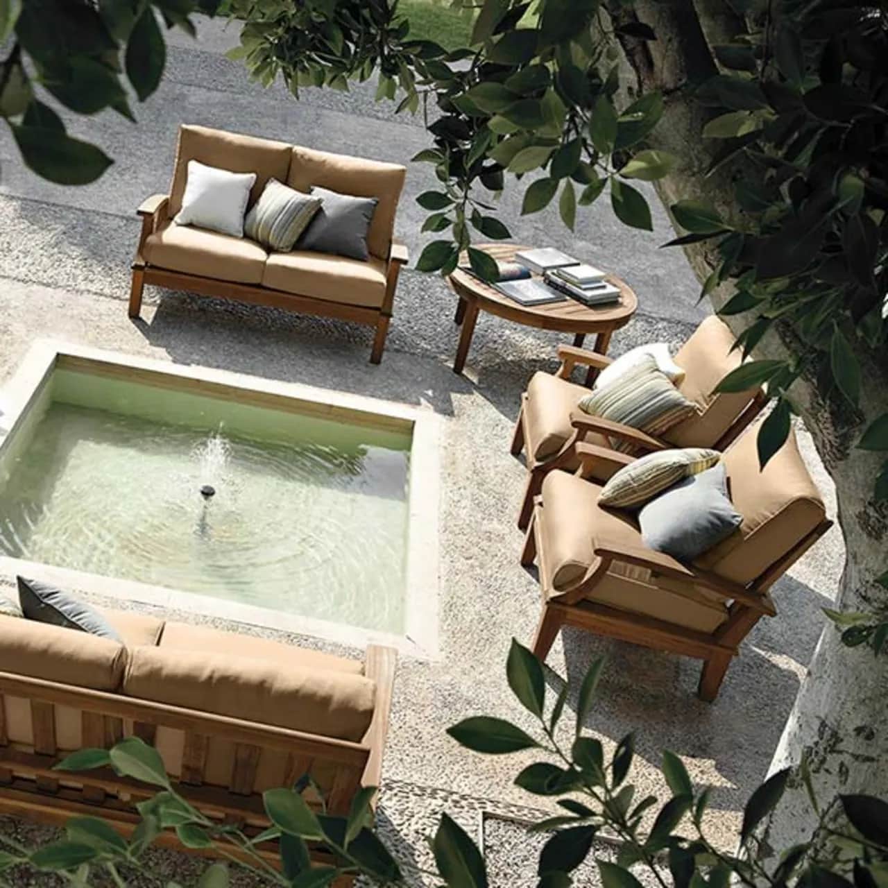 a nice ventura round: two 2-seater sofas and two reclining lounge chairs