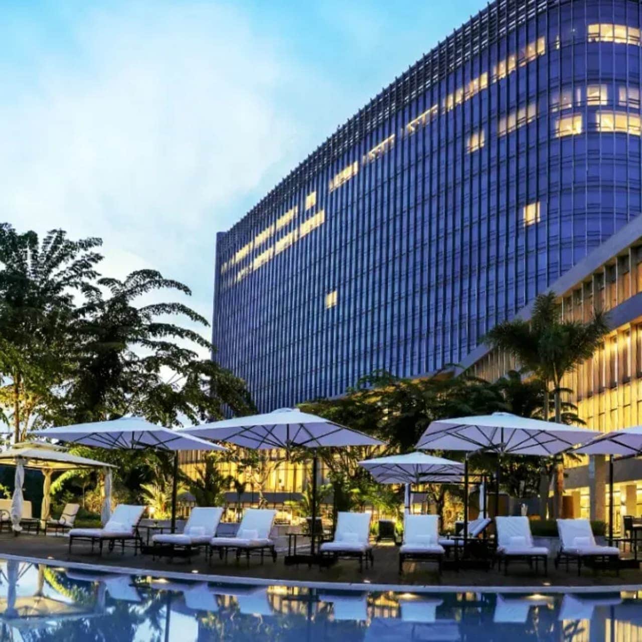 Umbrosa Paraflex 7'6" Mono Umbrella | Solidum, Natural Canvas Fabric