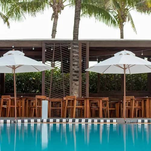 Frankford Monterey 9' Octagonal Market Umbrella (Pulley Lift) | White Canvas Fabric