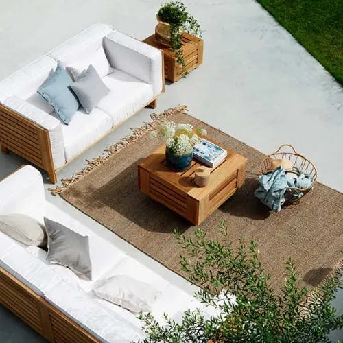 bird's-eye view: skanor 2- and 3-seater sofa with 28" lounge table