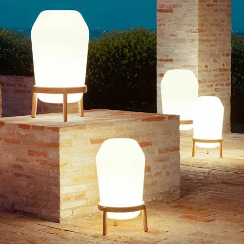 Assortment of LOON floor lamps (Courtesy of DEDON)