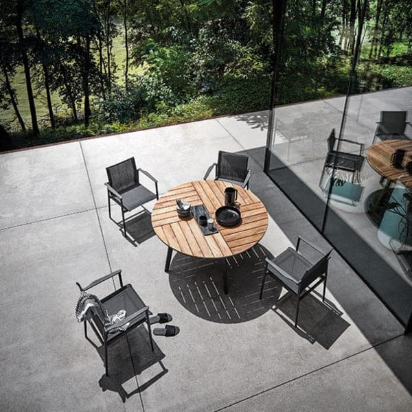 gloster 55" round table w/ teak top and 180 chairs