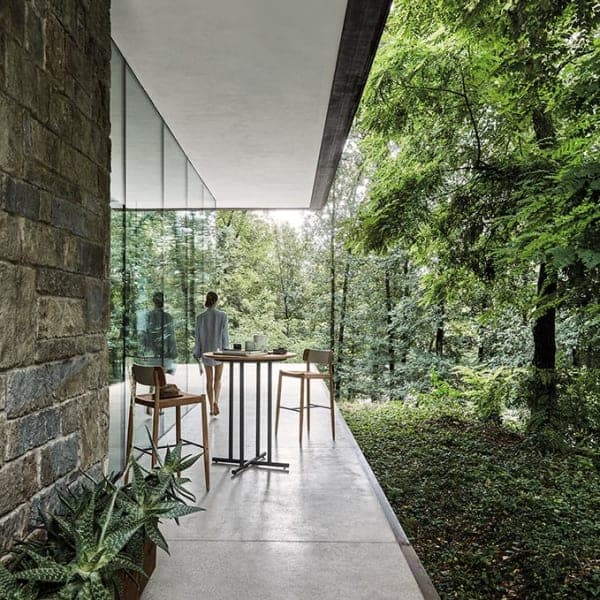 archi bar chairs with whirl round bar table