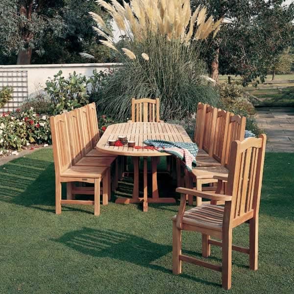 Barlow Tyrie Stirling 93-126" Oval Extending Table