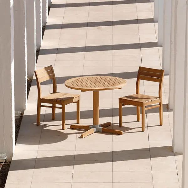 Barlow Tyrie Bermuda Circular Table with Bermuda Dining Side Chairs
