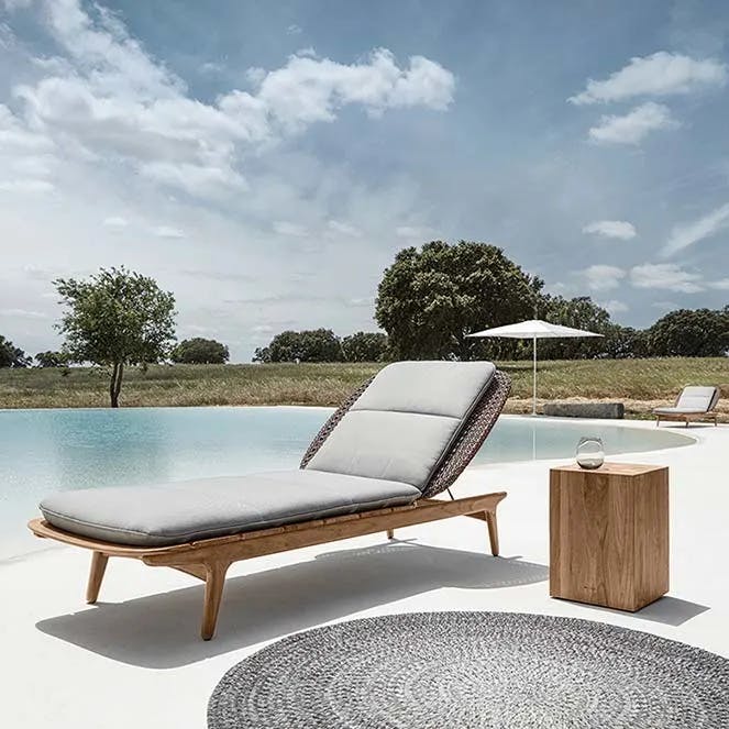 snooze by the pool: kay lounger (finish: brindle) staged with gloster's block side table