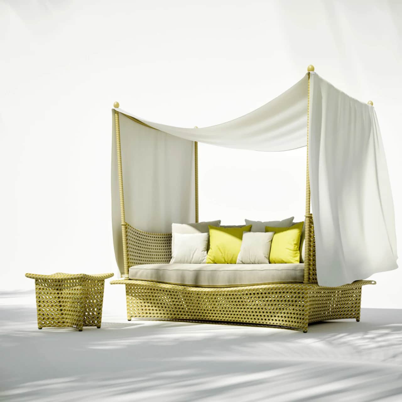 DAYDREAM Daybed & Side Table