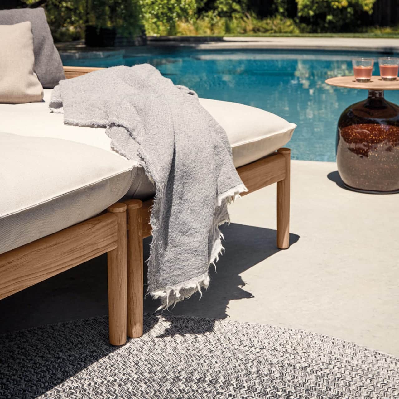 Gloster Saranac Chaise | Blow 17" Low Side Table