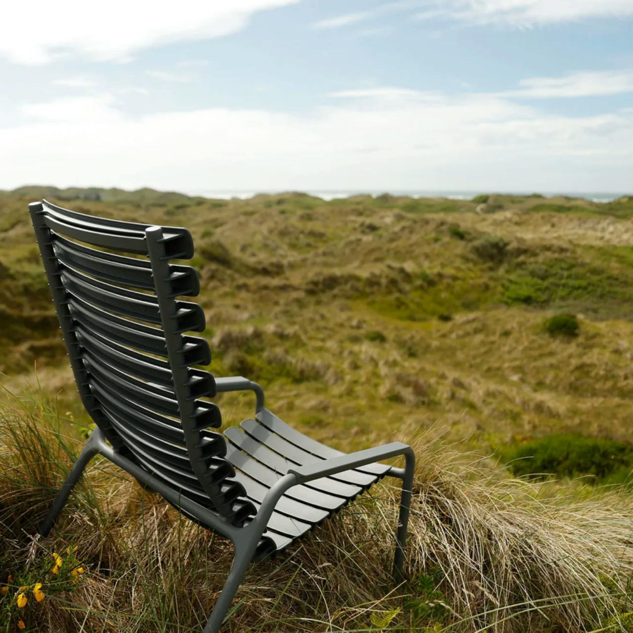 Houe ReCLIPS Lounge Chair | Dark Grey Lamellas & Armrest