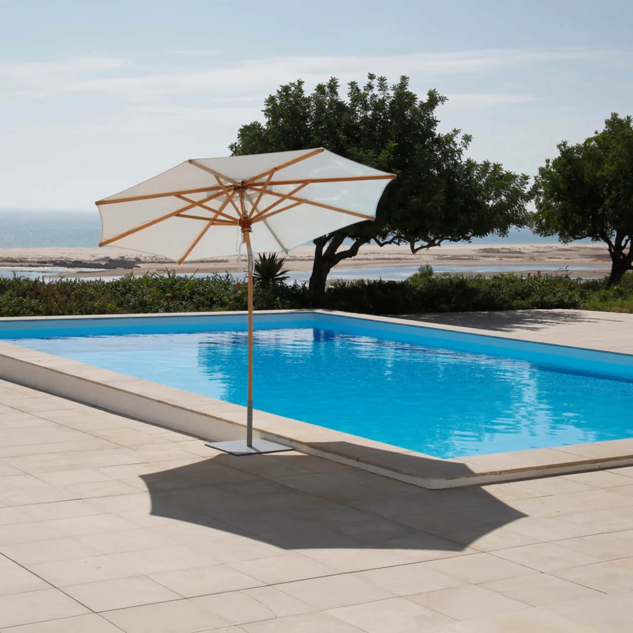 Barlow Tyrie Napoli 9'2" Tilting Umbrella