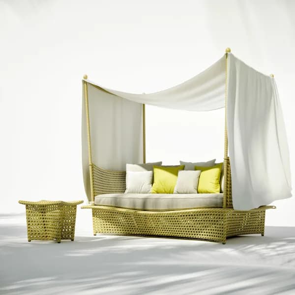 DAYDREAM Daybed & Side Table