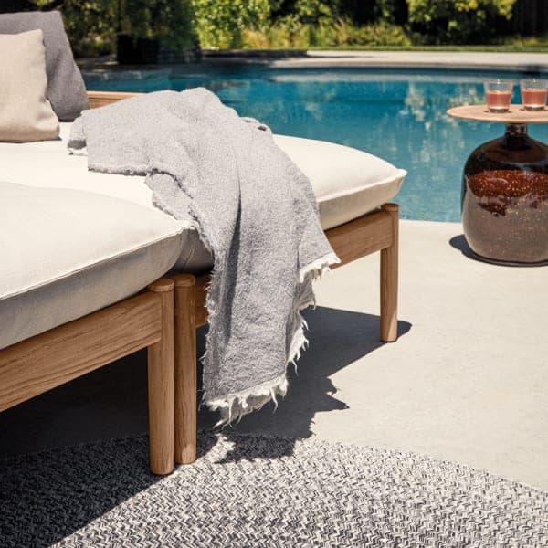 Gloster Saranac Chaise | Blow 17" Low Side Table