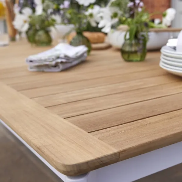 Barlow Tyrie Around Dining Table Detail