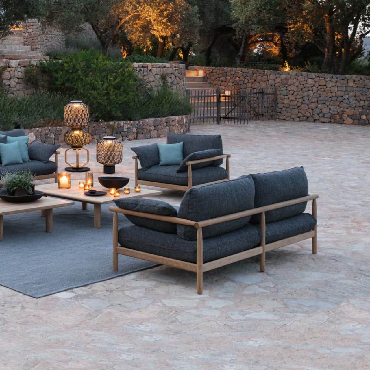 DEDON TIBBO Lounge Seating | THE OTHERS Lanterns