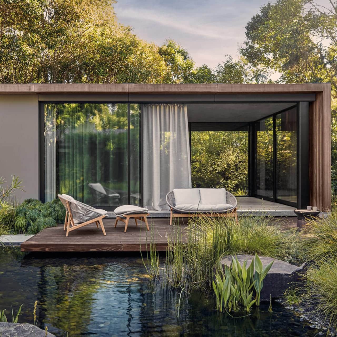 Gloster Bora Lounge Chair & Ottoman | Bora 2-Seater Sofa