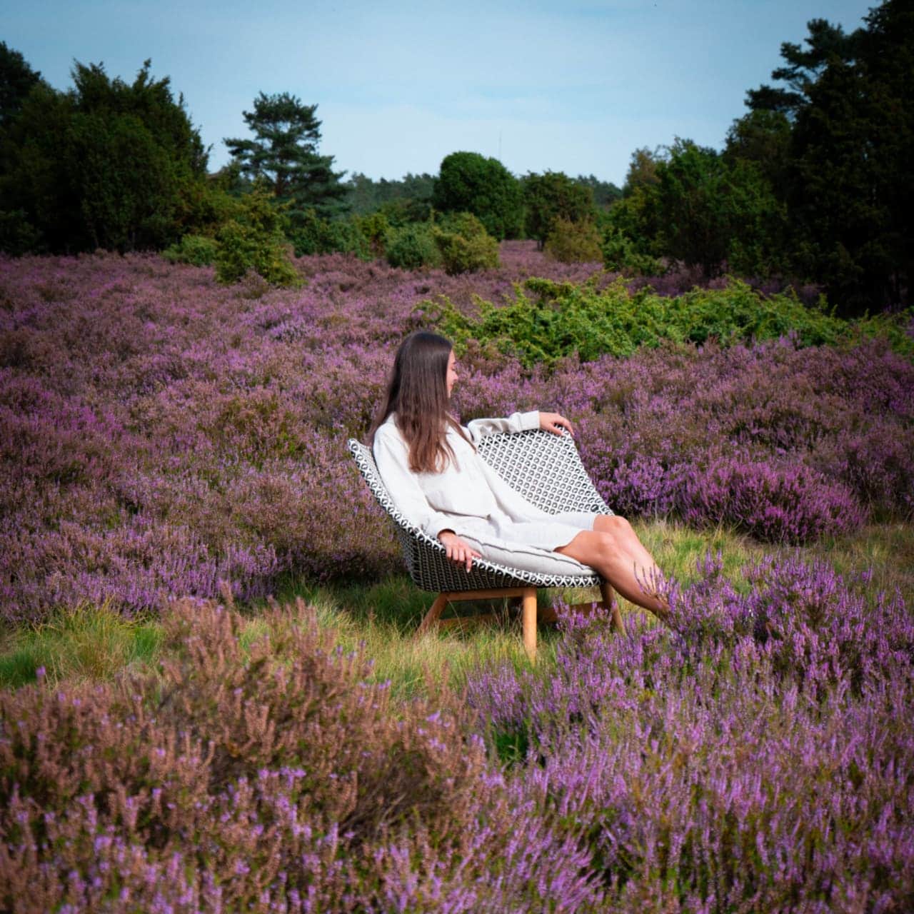 DEDON MBRACE Lounge Chair with Teak Legs