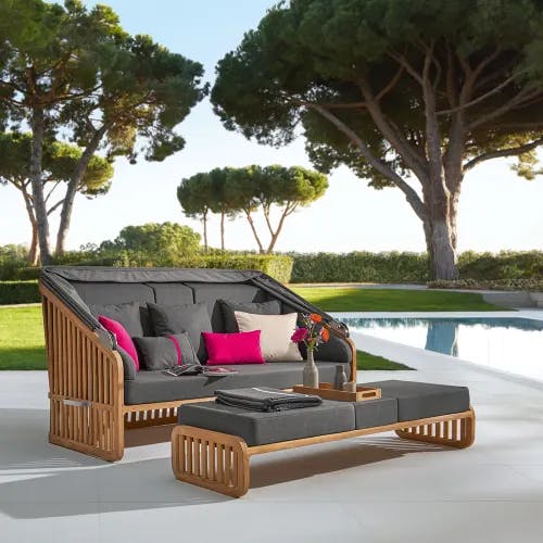 sunny island or shaded refuge: the newcastle 3-seater transitions from from shade to sun with ease