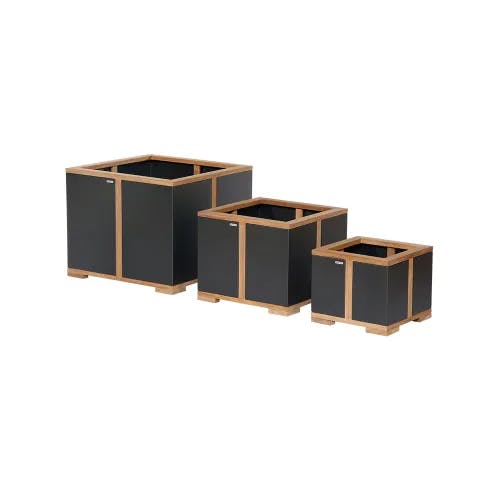 Aura Square Planters (from left to right): 26" | 20" | 15"