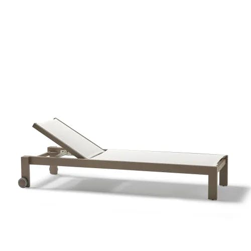 POINT Bay Chaise | Frame: Natural Weathered Teak | Seat & Backrest: Batyline, White