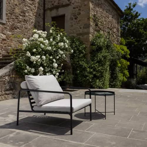 Houe Lounge Avon Chair | Edge Tray Table