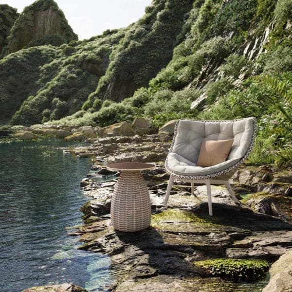 MBRACE Alu Lounge Chair | PORCINI Side Table