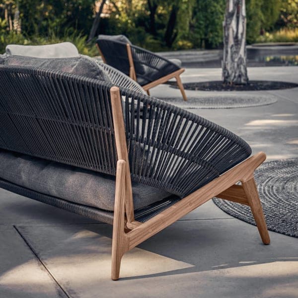 Gloster Bora Sofa Detail | Umber Wicker