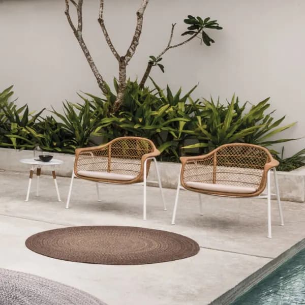 Gloster Fresco Lounge Chair | Fresco 19" Round Side Table