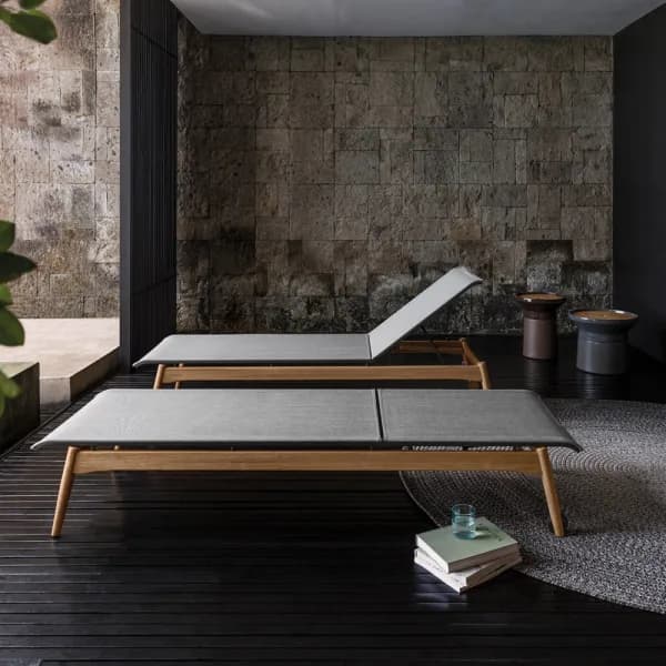 Gloster Sway Lounger | Meteor Frame | Anthracite Sling