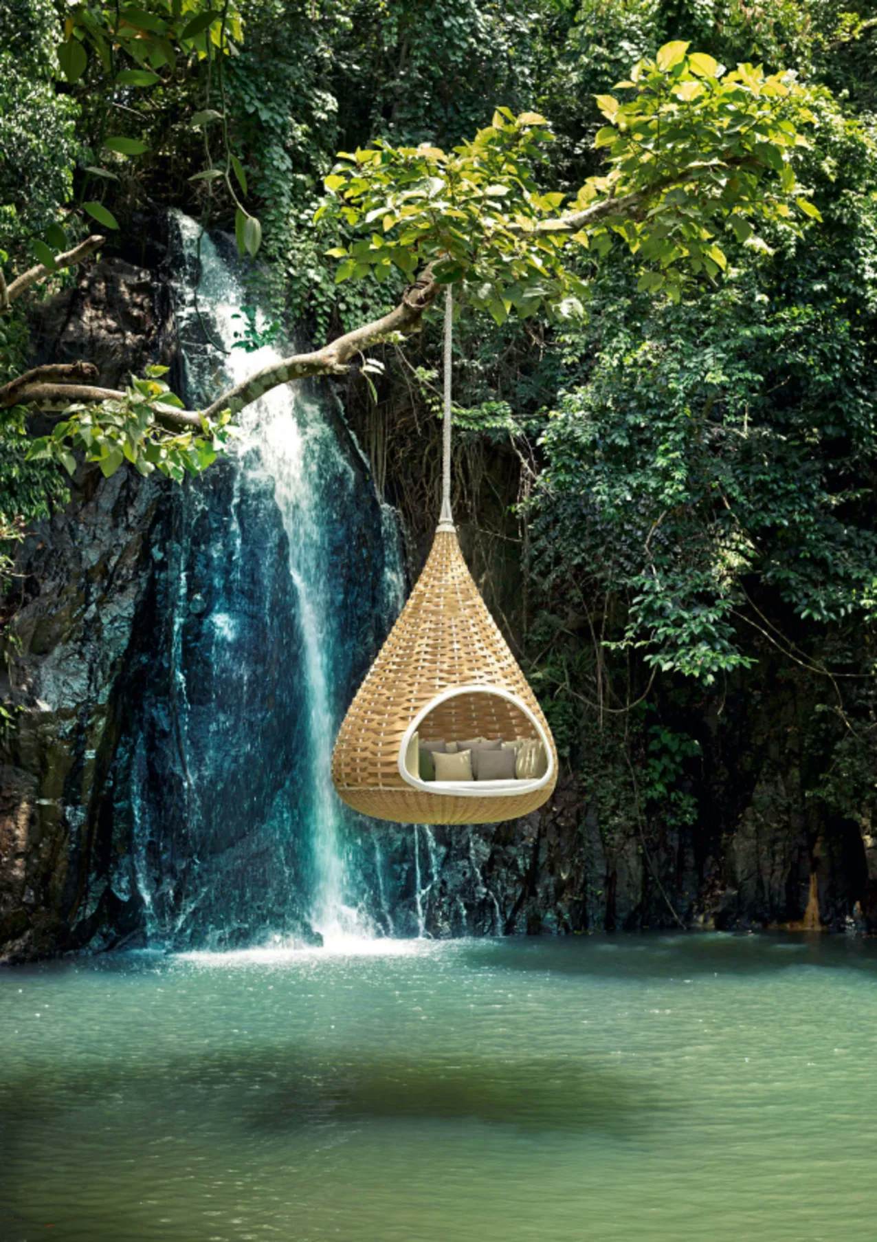 Chasing waterfalls: NESTREST Hanging Lounger with Natural fiber (Photo courtesy of DEDON)